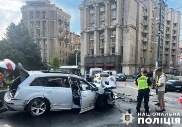 В ДТП в Києві постраждали троє осіб