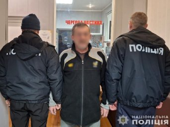 У селищі Короп чоловік вбив рідну матір