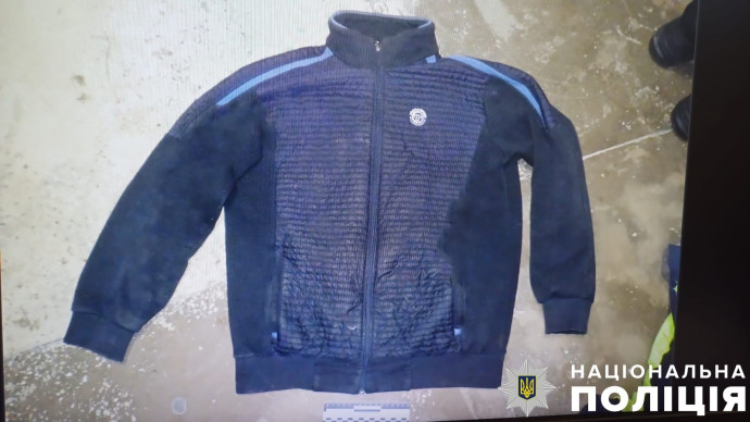 У Києві чоловік напав з ножем на киянина, поки той гуляв із собакою