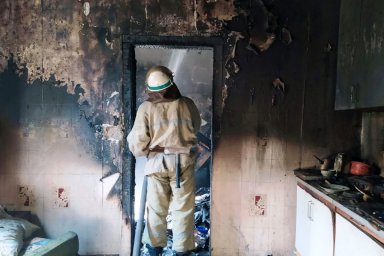 При пожаре в Каменском спасли мужчину. Появилось видео
