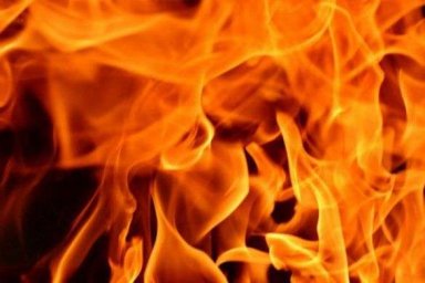 При пожаре в Соледаре погибли два человека