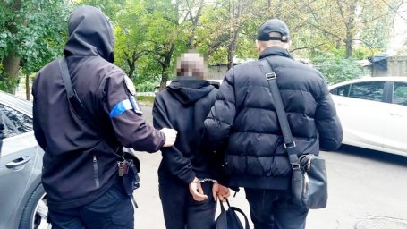 В Одессе мужчина из ревности избил до смерти жену. Появилось видео