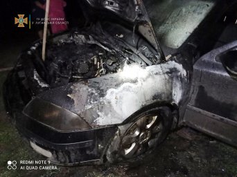 В Белолуцке расследуют поджог автомобиля