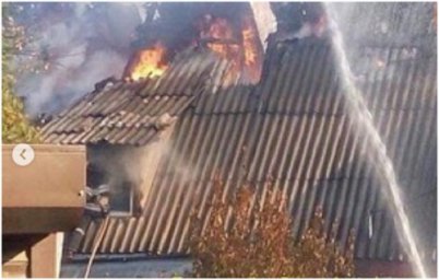 В Киеве горит жилой дом