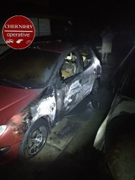В Чернигове ночью сожгли 2 автомобиля. Видео, фото