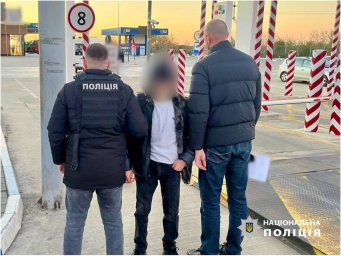 В Одесі міграційні служби видворили за межі країни громадянина країни Закавказзя. З’явилося відео
