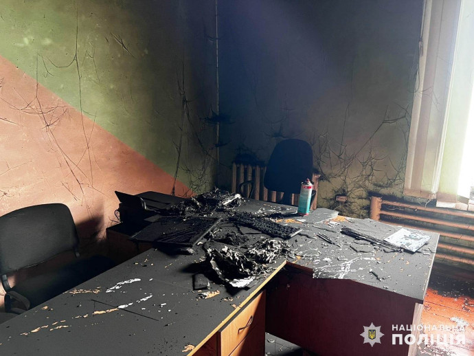 У Вінницькій області двоє малолітніх хлопців підпалили кабінет директора школи. З’явилось відео