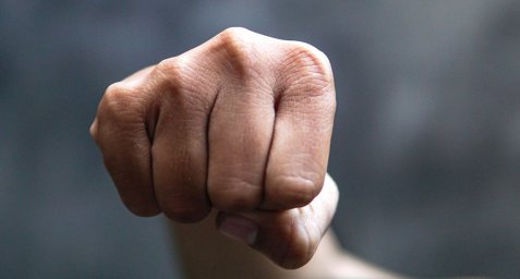 В Горішніх Плавнях побили неповнолітнього. Поліція встановила причетних до побиття