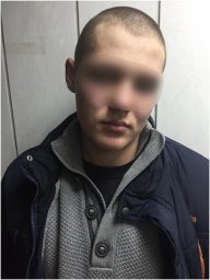 В Одессе на полицейского напал молодой человек и тяжело ранил его