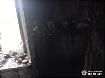 В селі Башилівка чоловік облив жінку бензином та підпалив. Поліцейські затримали зловмисника