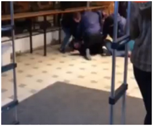 В Киеве парень и девушка попались на краже в гипермаркете и устроили драку. Появилось видео