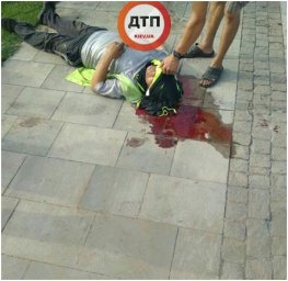 В Киеве в парке Муромец серьезно травмировался строитель