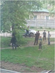 В Харькове мужчина пытался совершить суицид в людном месте