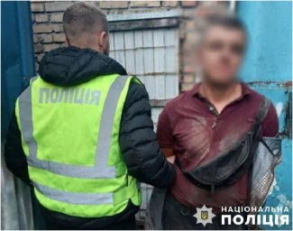 У Києві затриманий серійний крадій, який обкрадав банкомати та обмінники. З’явилося відео