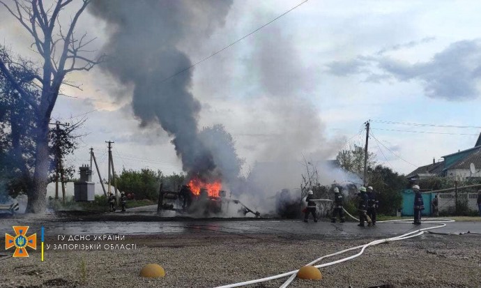 В Запорожской области горел бензовоз. Появилось видео