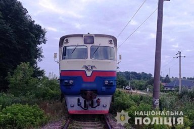В Хмельницкой области поезд отрезал мужчине ноги