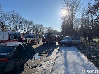У Рівному зіткнулись два легковики. Серед постраждалих є дитина