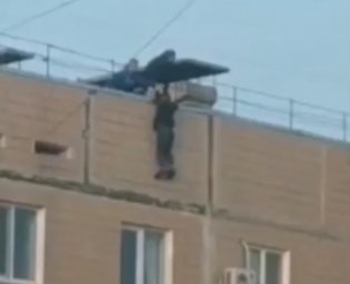 В Запорожье девочка пыталась прыгнуть с крыши