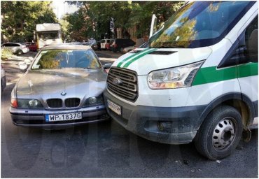 В Одессе произошло ДТП с участием автомобиля инкассаторов