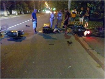 В Херсоне два мотоциклиста попали в ДТП. Есть жертвы и пострадавшие