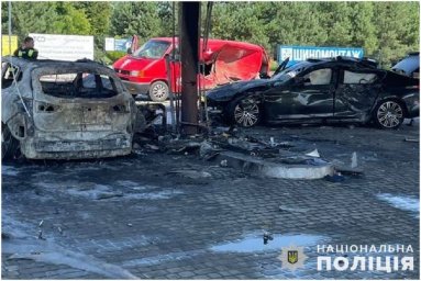 У Раковці авто зіткнулося з бензоколонкою. Є постраждалі