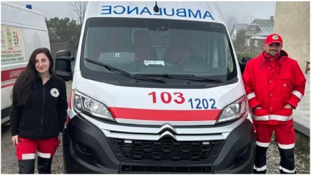 У селі Чорна Тиса чоловікові, який врізався в дерево на мотоциклі, гілка пробила шию і застрягла біл