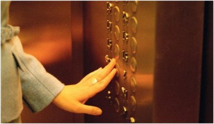 В Харькове в лифте девушка стала жертвой насильника