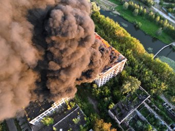 Масштабный пожар на предприятии в Харькове