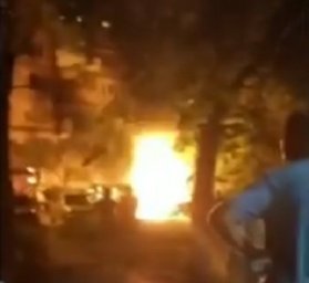 Появилось видео горящих автомобилей в Киеве на Русановке