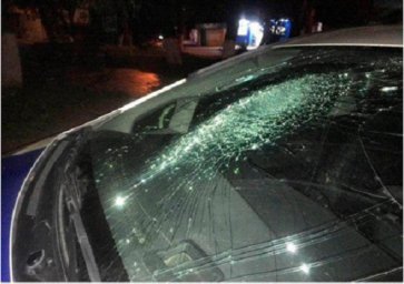 В Луцке подросток напал на автомобиль патрульной полиции