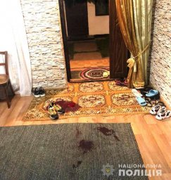 В Березно мужчина ударил подростка ножом и пытался покончить с собой