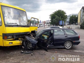 В ДТП во Львовской области пострадали пять человек
