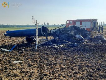 При крушении вертолета в Николаевской области погибли два человека. Появилось видео