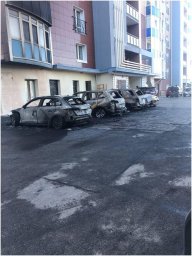 В Харькове ночью сожгли 5 автомобилей