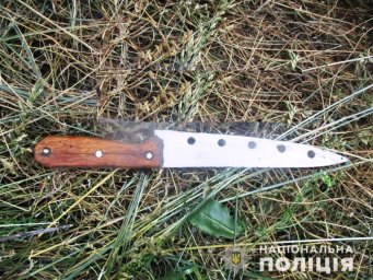 В Чернигове мужчина с ножом напал на женщину