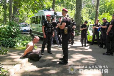 В Киеве мужчина до смерти избил жену. Появилось видео