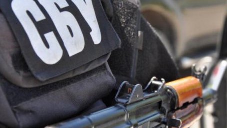 ​В Киеве СБУ пресекла торговлю оружием