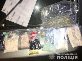 В Харькове накрыли преступников, которые сбывали наркотики через интернет
