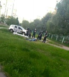 В Кременчуге избили парня, который хотел воспользоваться пистолетом