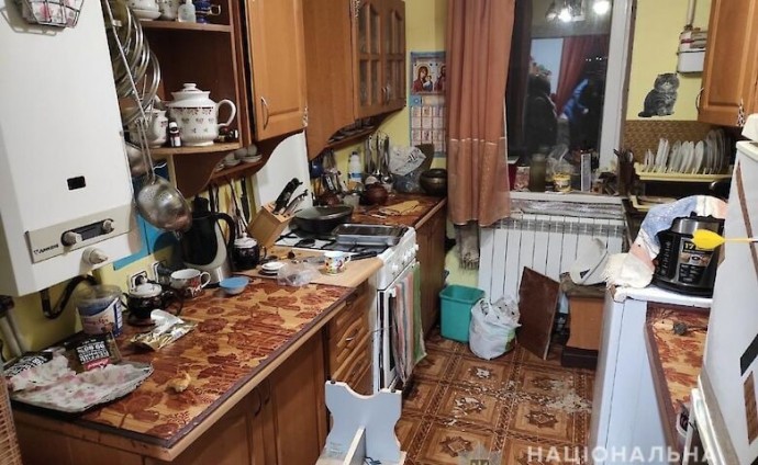 ​В Харькове рецидивист, угрожая палкой, похитил у женщины 15 000 гривен