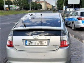 Парень из Украины работал таксистом в Польше, имея фальшивое удостоверение водителя
