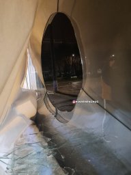 Ночью в Кременчуге 2 хулигана отказались платить за чай и разбили стекло киоска