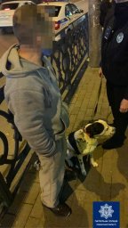​Ровенские патрульные спасли собаку от жесткого хозяина