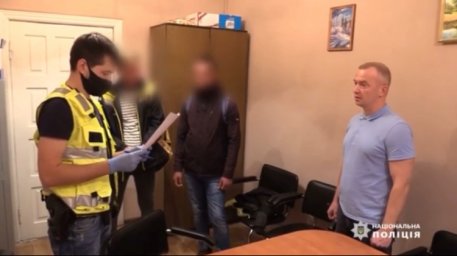​Ромы предлагали $1200 полицейскому за то, чтобы их не трогали на вокзале