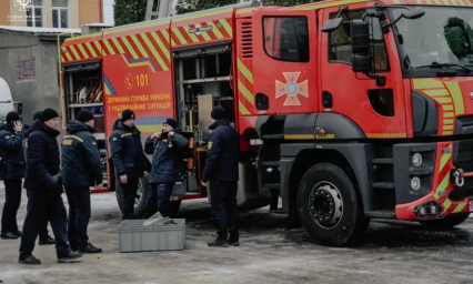 На Тернопільщині масові обшуки у рятувальників: знайшли наркотики, зброю і готівку