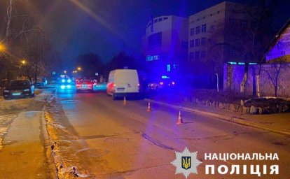 У Києві 8-річна дівчинка потрапила під колеса авто: її госпіталізували