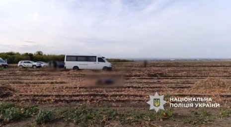 У Біляївці мікроавтобус на смерть збив жінку під час руху заднім ходом