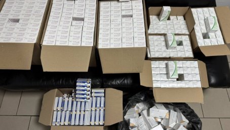 На Львівщині затримали мікроавтобус із контрабандними ліками на понад мільйон гривень