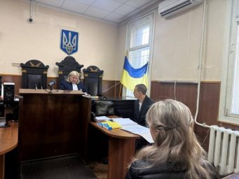 У Кременчуці судять посадовицю міськради за переплати у закупівлях генераторів та мобільних пралень