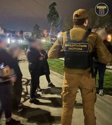 У Києві діти влаштували стрілянину в парку: вилучено пневматичний пістолет